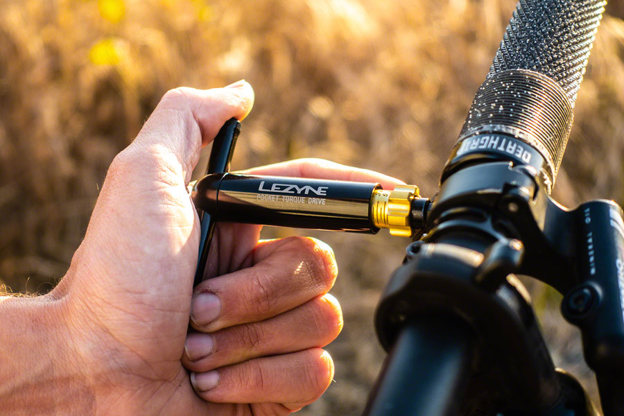 Lezyne Pocket Torque Drive Torque Wrench - 2-6 Nm 2.5 3 4 5MM T20 AND T25 BITS With Storage Case BLK Torque Wrench Lezyne