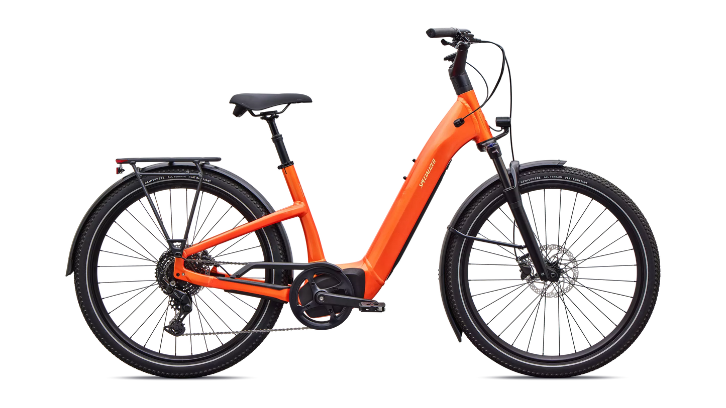 2026 Specialized Como 4.0 Bike Gloss Tangerine / Sunset Yellow S [b2bsync]