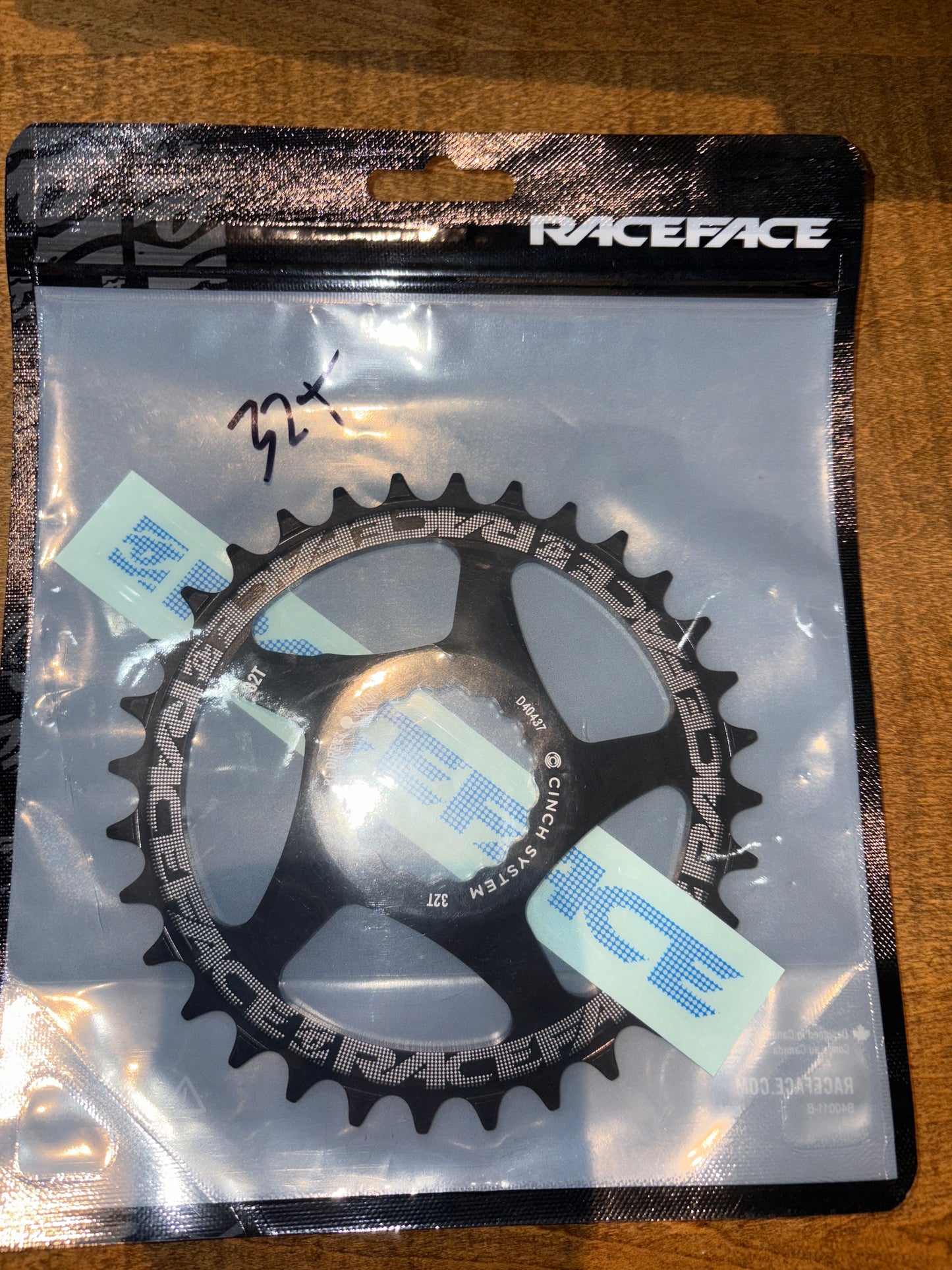 RaceFace Narrow Wide Chainring: Direct Mount CINCH 32t Black