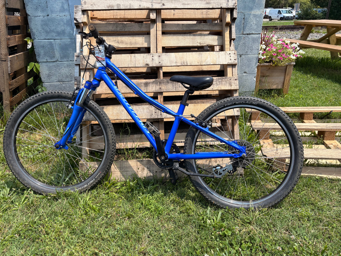 Used Specialized Hotrock 24 blue