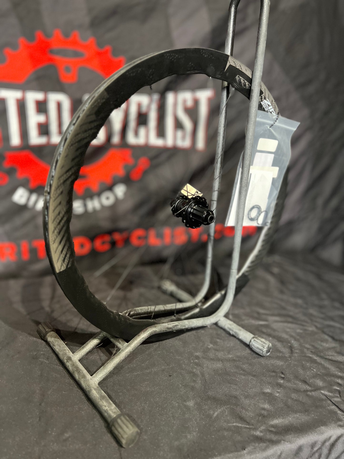 Zipp 353 NSW Rear Wheel - 700 12 x 142mm Center-Lock HG11 Tubeless Carbon A1