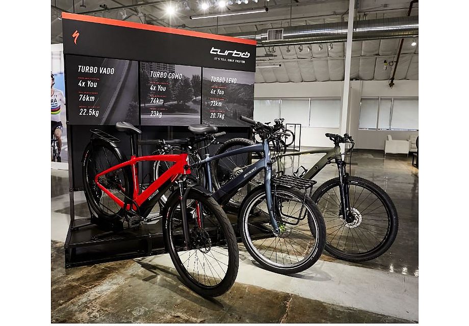 Specialized turbo 3-bike display retail display smoke 6’ l x 2’ w x 6’ h Exclude Specialized   