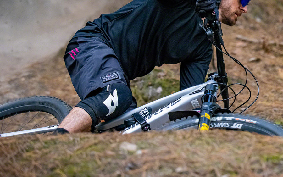 Muc-Off Cargo Bag and Frame Strap - Waterproof Black Tool Wrap Muc-Off   