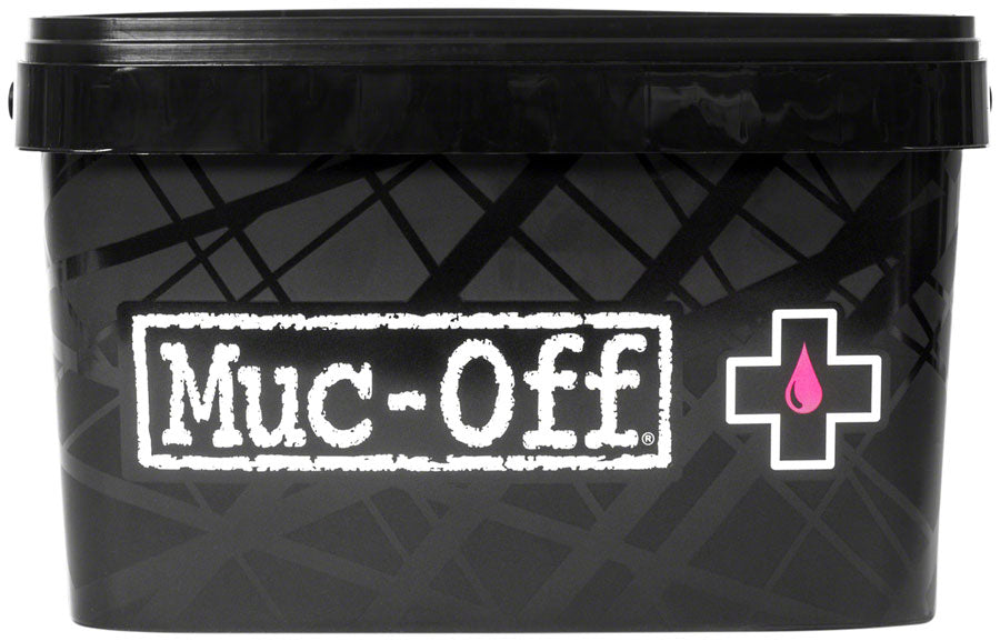 MUC Off 8 in 1 Cleaning Kit