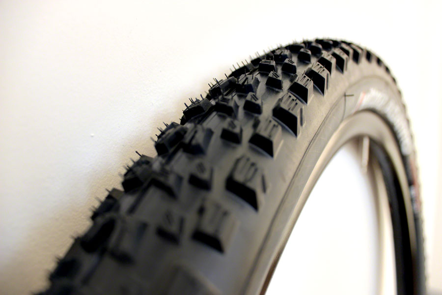 Vittoria Agarro Tire - 29 x 2.6 Tubeless Folding Black/Anthracite TNT G2.0 Tires Vittoria   